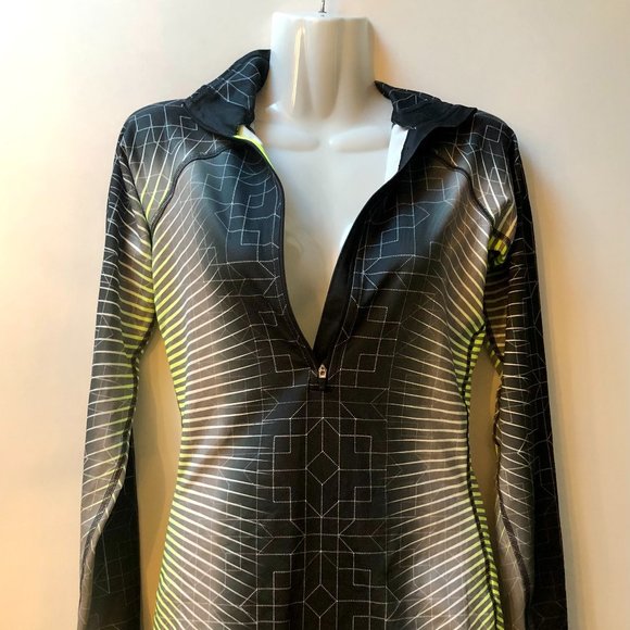 Nike Pro women’s half-zip abstract print pullover - Picture 1 of 2